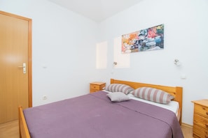 Iron/ironing board, free WiFi - Apartment Monika (Vodice)