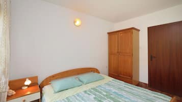 Apartment (A2) | Iron/ironing board, free WiFi