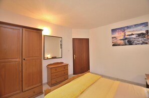 Apartment (A1) | Iron/ironing board, free WiFi - Apartments Pintur (Medulin)