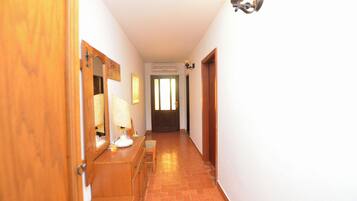 Apartment (A2) | Hallway