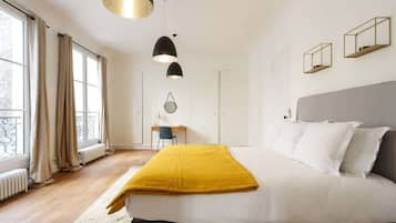 Fer et planche Ă repasser, lit parapluie, Wi-Fi, draps fournis