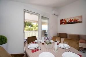 Apartment (A1) | Dining - Apartment Jadrija Sunset (Sibenik)
