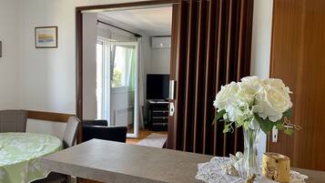 Apartment (A2) | Living room