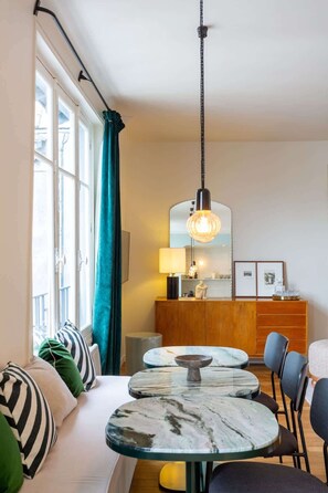 Dining - Habitat Parisien - 2BR/2BA AC Madeleine Opera II (Paris)