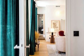 Interni