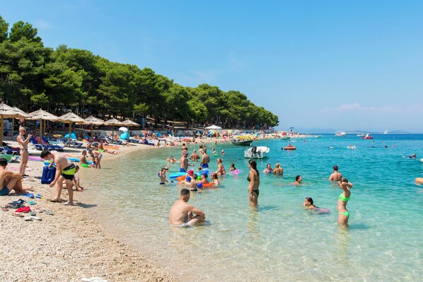 Beach nearby - Apartment Burica (Primosten)