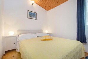 Apartment (A1) | Iron/ironing board, free WiFi - Apartment Burica (Primosten)