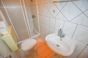 Room (S3) | Bathroom - Rooms Oak Tree (Biograd na Moru)