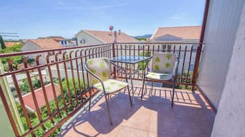 Camera (S1) | Balcone