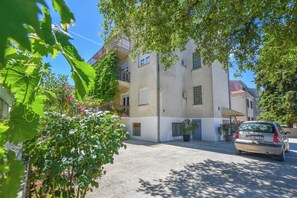 Room (S5) | Parking - Rooms Oak Tree (Biograd na Moru)