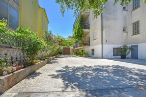 Free self parking - Rooms Oak Tree (Biograd na Moru)