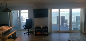 Interior - Harbour Island 106L-Baywater 14th St, WIFI, Pool, Elev, W/D, AC (Ocean City)