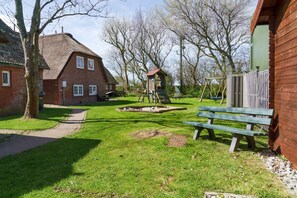 Property grounds - House by the Church North Apartment (Oland)