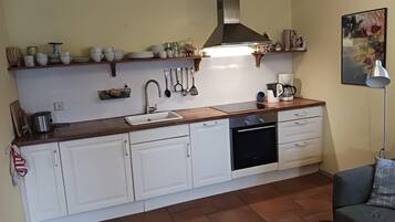 Kühlschrank, Ofen, Herdplatte, Geschirrspüler