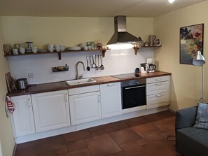 Kühlschrank, Ofen, Herdplatte, Geschirrspüler