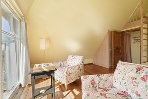 Fireplace, table tennis