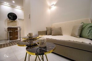 Smart TV - FF Films - Athenian Luxury Residence (Athina)