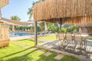 Área de juegos infantiles al aire libre