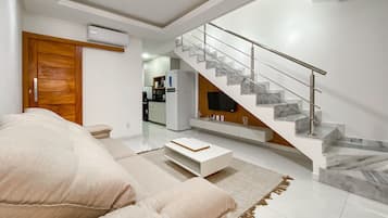 Apartamento | Área de estar | TV de tela plana