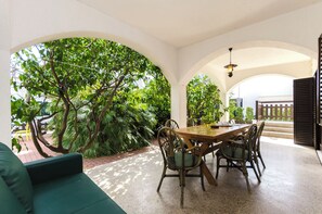Apartment (A1) | Terrace/patio - Apartments Nada (Vodice)