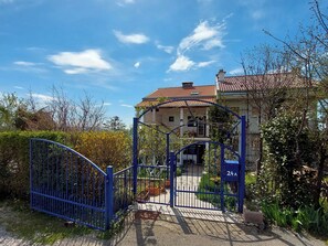 Building design - Apartments Dara (Crikvenica)