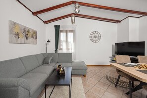 House | Living room - House Trget (Rasa)