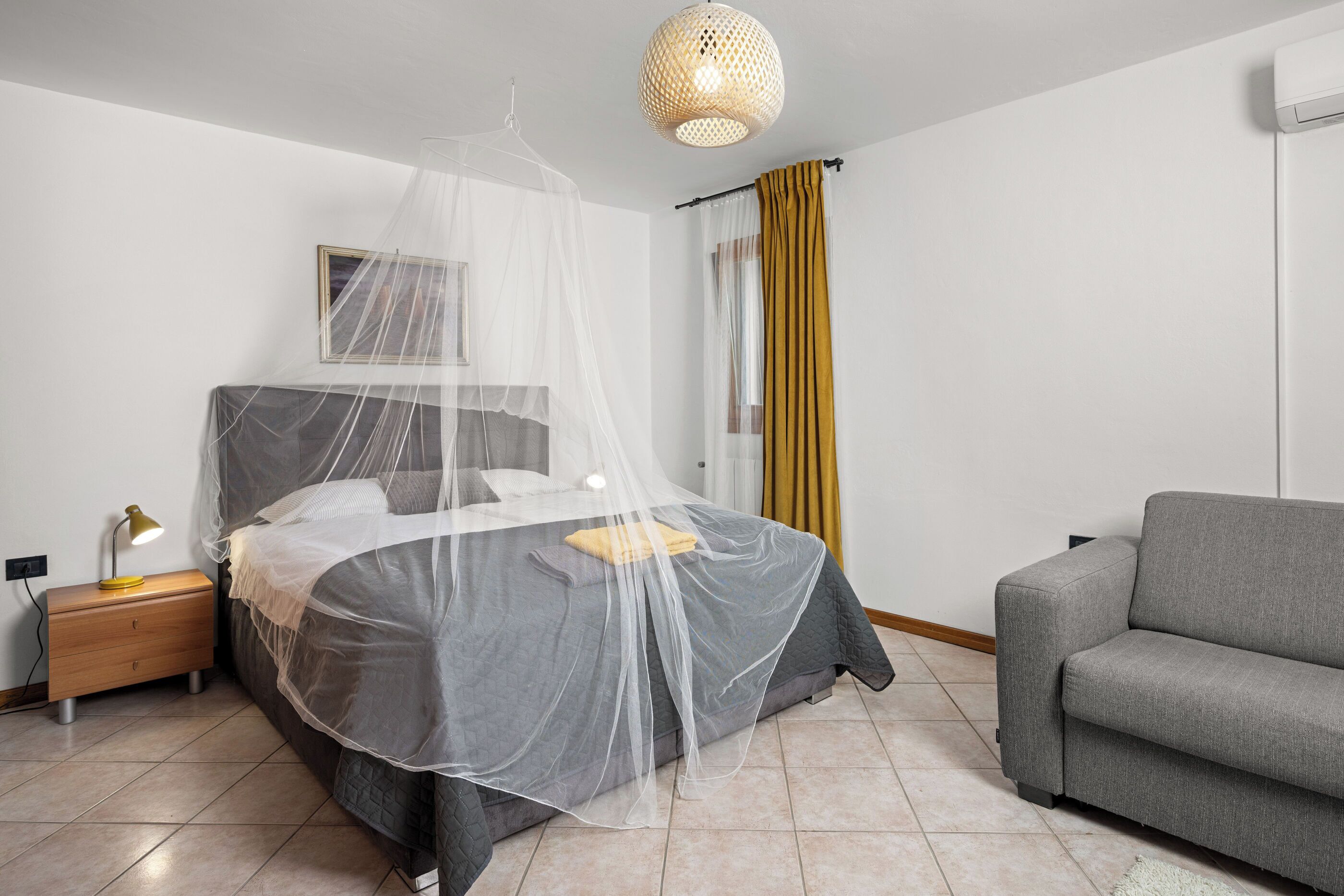 Huis | Een strijkplank/strijkijzer, gratis wifi