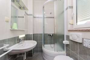Apartment (A2) | Bathroom | Shower - Apartments Josip S (Lopar)