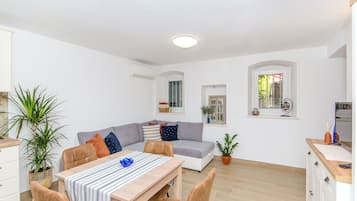 Studio (A1) | Living room