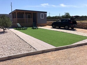 House | Courtyard - Mobile Home Banovi Dvori (Tisno)