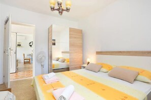 House | Iron/ironing board, free WiFi - House Neda (Marina)