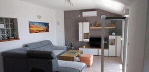 Apartment (A1) | Living room - Apartment Plesa (Crikvenica)