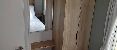 3 bedrooms, individually decorated, individually furnished