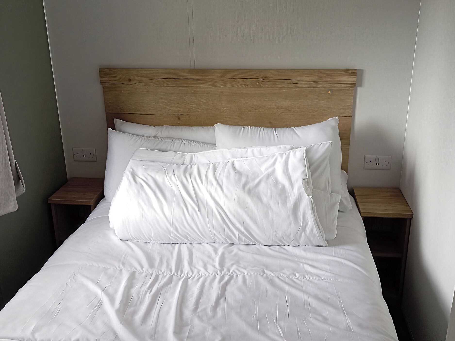 3 yatak odası, ayrı ayrı dekore edilmiş, ayrı ayrı döşenmiş 