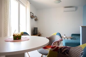 Apartemen (A2) | Tempat makan