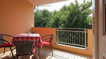 Apartment (A1) | Balkon