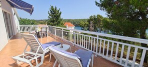 Apartment (A1) | Iron/ironing board, free WiFi - Apartment The View (Jelsa)