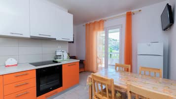 Leilighet (A5) | Eget kjøkken | Kjøleskap, ovn, kokeplater og espressomaskin