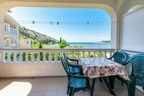 Apartemen (A5) | Teras/patio