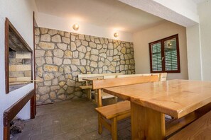 BBQ/picnic area - Apartment Mario (Lopar)