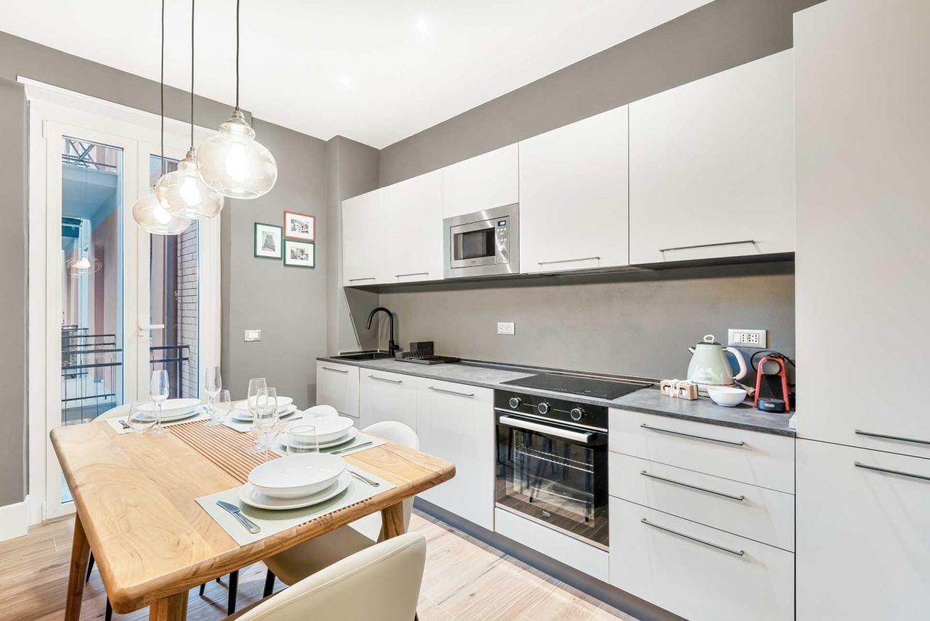 Kjøleskap, mikrobølgeovn, oppvaskmaskin og brødrister