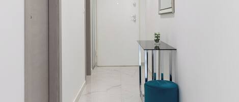 Apartment (A1) | Flur