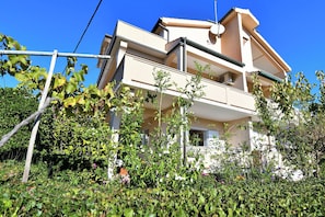 Building design - Apartments Mirjana V (Lopar)