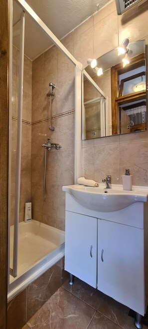 Ferienhaus | Badezimmer | Dusche