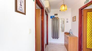 Apartment (A2) | Hallway
