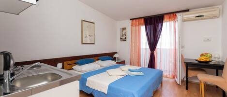 Studio (A2) | Eigene Küche | Mini-Kühlschrank, Herdplatte, Wasserkocher