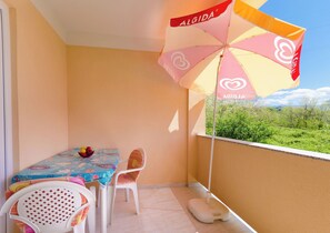 룸 (S1) | 발코니