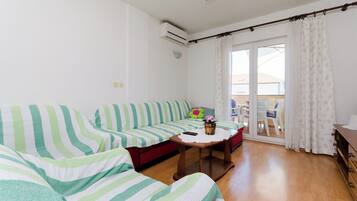 Apartment (A2) | Living room