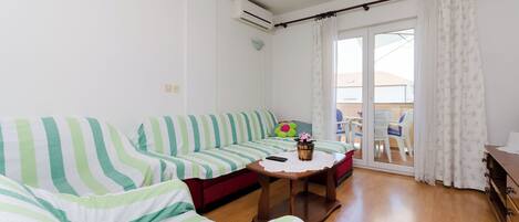 Apartment (A2) | Living room