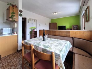 Apartment (A1) | Private kitchen | Fridge, microwave, oven, stovetop - Apartment Sandra (Novi Vinodolski)